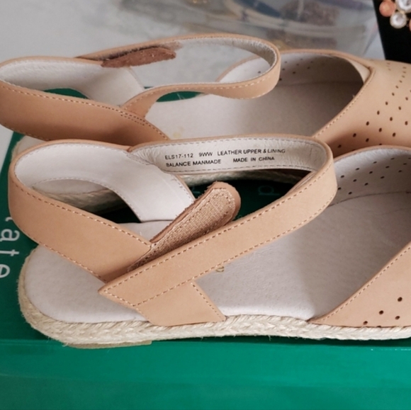 David Tate Canyon Sandals, Size 9WW. - Picture 5 of 9